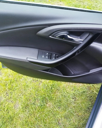Opel Astra cena 32500 przebieg: 200000, rok produkcji 2015 z Olsztyn małe 667